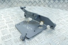 Injection pump bracket  BF8M1015