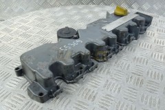 Cylinder head cover  TD2011