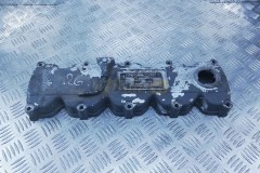 Cylinder head cover  2009